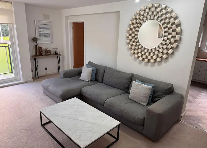 3 Bedroom Tranquil Ground Floor Flat In Merchiston
